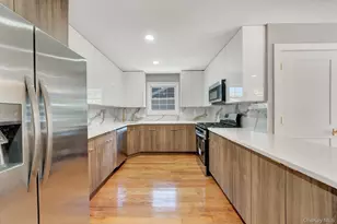 139-18 250th St, Rosedale, NY 11422 - Photo 9