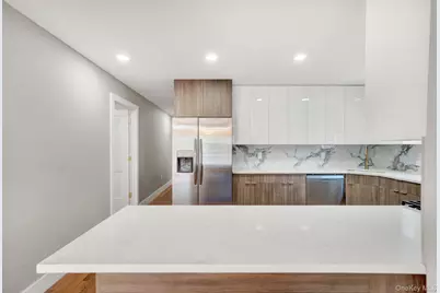 139-18 250 Street, Rosedale, NY 11422 - Photo 11