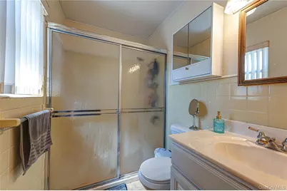 446 N Corona Avenue, Valley Stream, NY 11580 - Photo 23