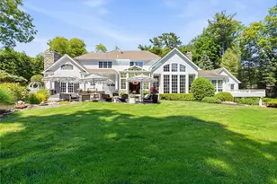 91 Woodhollow Ct, Muttontown, NY 11791 - Photo 3