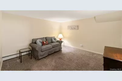 71 Parkway Drive, Syosset, NY 11791 - Photo 19