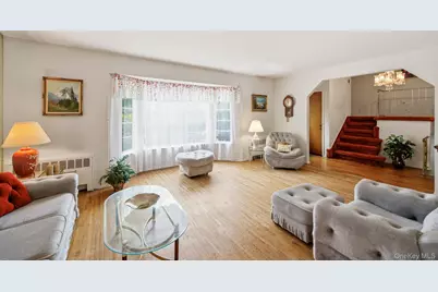 71 Parkway Drive, Syosset, NY 11791 - Photo 3