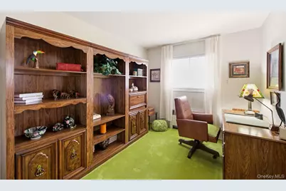 71 Parkway Drive, Syosset, NY 11791 - Photo 13