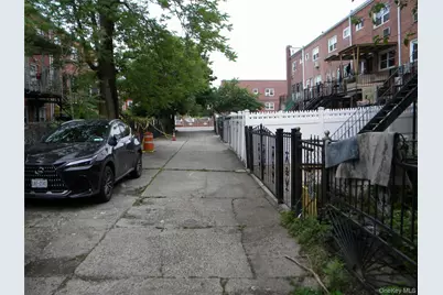 718 E 80th Street, Brooklyn, NY 11236 - Photo 7