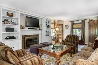 32 Westmoylan Lane, Coram, NY 11727 - Photo 7