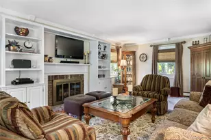 32 Westmoylan Ln, Coram, NY 11727 - Photo 7