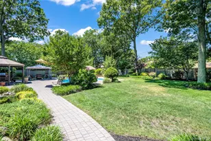 32 Westmoylan Ln, Coram, NY 11727 - Photo 23