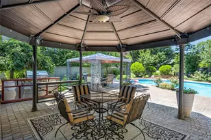 32 Westmoylan Ln, Coram, NY 11727 - Photo 29