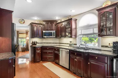 32 Westmoylan Lane, Coram, NY 11727 - Photo 9