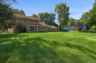 6 Redwood Dr, Dix Hills, NY 11746 - Photo 7