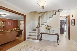 6 Redwood Dr, Dix Hills, NY 11746 - Photo 9
