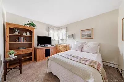 504 Staples Street, Farmingdale, NY 11735 - Photo 15
