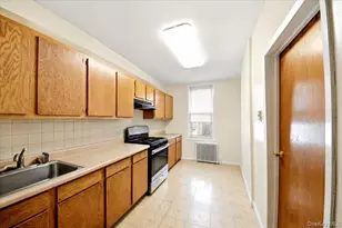1843 Muliner Ave, Bronx, NY 10462 - Photo 17