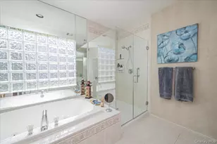 10 Windwatch Dr, Hauppauge, NY 11788 - Photo 25