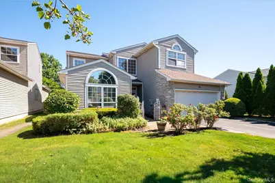 10 Windwatch Drive, Hauppauge, NY 11788 - Photo 3