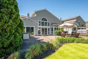 10 Windwatch Dr, Hauppauge, NY 11788 - Photo 37