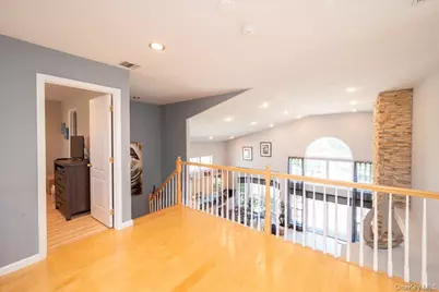 10 Windwatch Drive, Hauppauge, NY 11788 - Photo 27