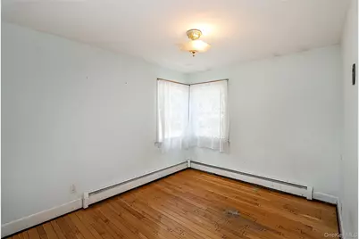 20 E Clearwater Road, Lindenhurst, NY 11757 - Photo 23