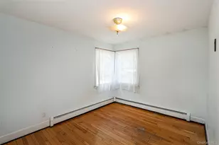 20 E Clearwater Rd, Lindenhurst, NY 11757 - Photo 23