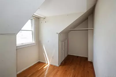 20 E Clearwater Road, Lindenhurst, NY 11757 - Photo 29