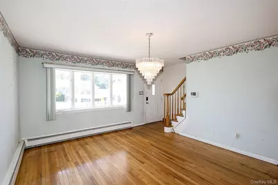 20 E Clearwater Road, Lindenhurst, NY 11757 - Photo 7