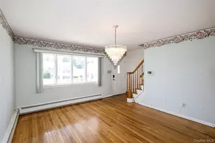 20 E Clearwater Rd, Lindenhurst, NY 11757 - Photo 7