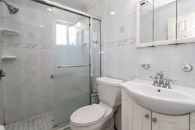 20 E Clearwater Road, Lindenhurst, NY 11757 - Photo 25