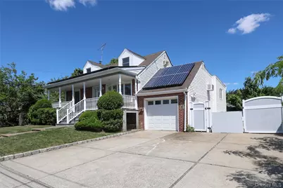 20 E Clearwater Road, Lindenhurst, NY 11757 - Photo 3