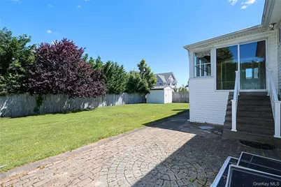 20 E Clearwater Road, Lindenhurst, NY 11757 - Photo 41
