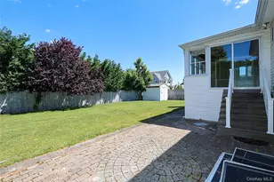 20 E Clearwater Rd, Lindenhurst, NY 11757 - Photo 41