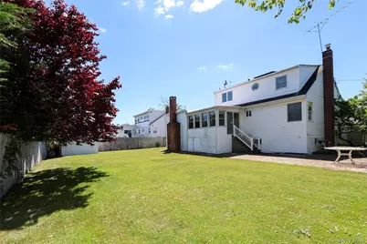 20 E Clearwater Road, Lindenhurst, NY 11757 - Photo 39