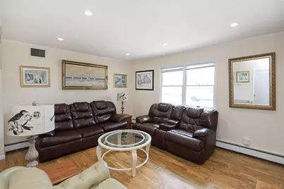 161 Arlyn Drive W, Massapequa, NY 11758 - Photo 3
