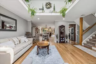 40 Sherman Dr, Syosset, NY 11791 - Photo 5