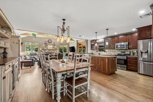 40 Sherman Dr, Syosset, NY 11791 - Photo 7