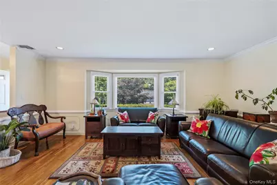 128 Atkinson Road, Rockville Centre, NY 11570 - Photo 5