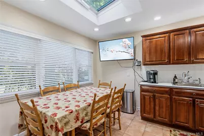 128 Atkinson Road, Rockville Centre, NY 11570 - Photo 11