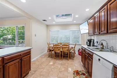 128 Atkinson Road, Rockville Centre, NY 11570 - Photo 13