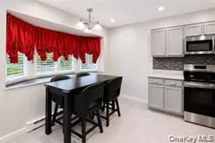 7 Roundtree Ct, Beacon, NY 12508 - Photo 5