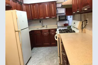 66-10 149 St #3F, Flushing, NY 11367 - Photo 3