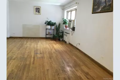 66-10 149 St #3F, Flushing, NY 11367 - Photo 5