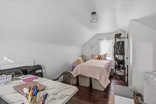94-26 210th St, Queens Village, NY 11428 - Photo 17