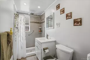 94-26 210th St, Queens Village, NY 11428 - Photo 15