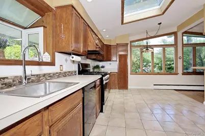 16 Heather Lane, West Nyack, NY 10994 - Photo 5