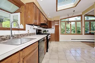 16 Heather Ln, West Nyack, NY 10994 - Photo 5