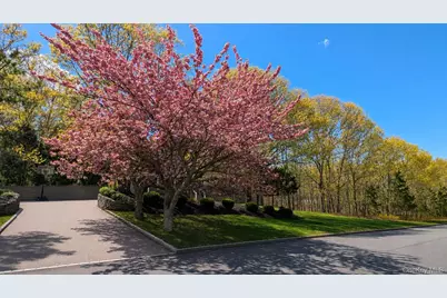 17 Squires Boulevard, Hampton Bays, NY 11946 - Photo 5