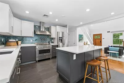 17 Squires Boulevard, Hampton Bays, NY 11946 - Photo 15