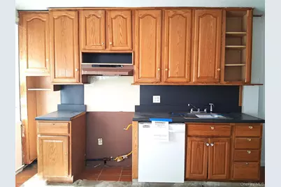 155 W End Avenue, Brooklyn, NY 11235 - Photo 9
