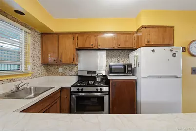 445 Olmstead Avenue, Bronx, NY 10473 - Photo 11