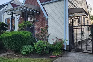 119-42 238th St, Cambria Heights, NY 11411 - Photo 27