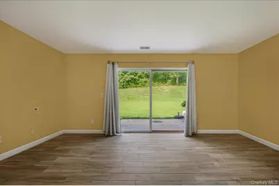 204 Mattituck Court, Melville, NY 11747 - Photo 11